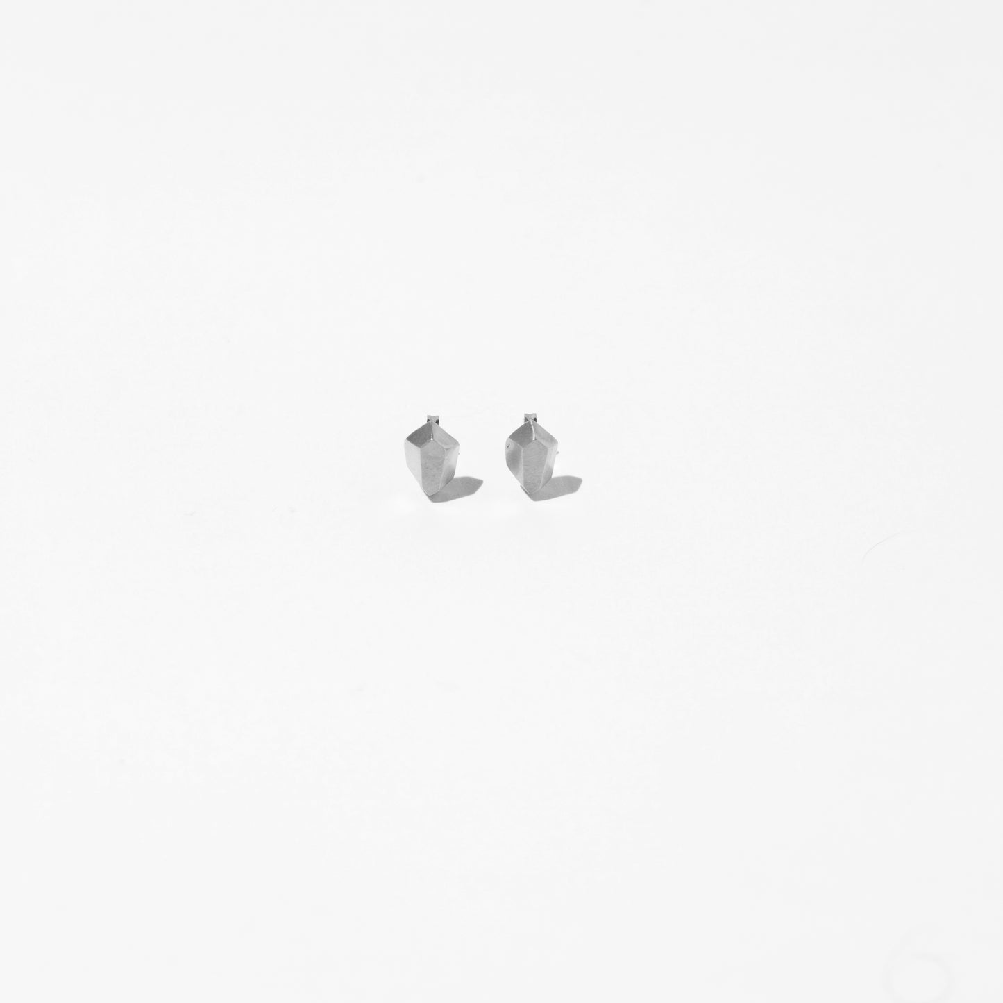 Talhe Earring (single earring)