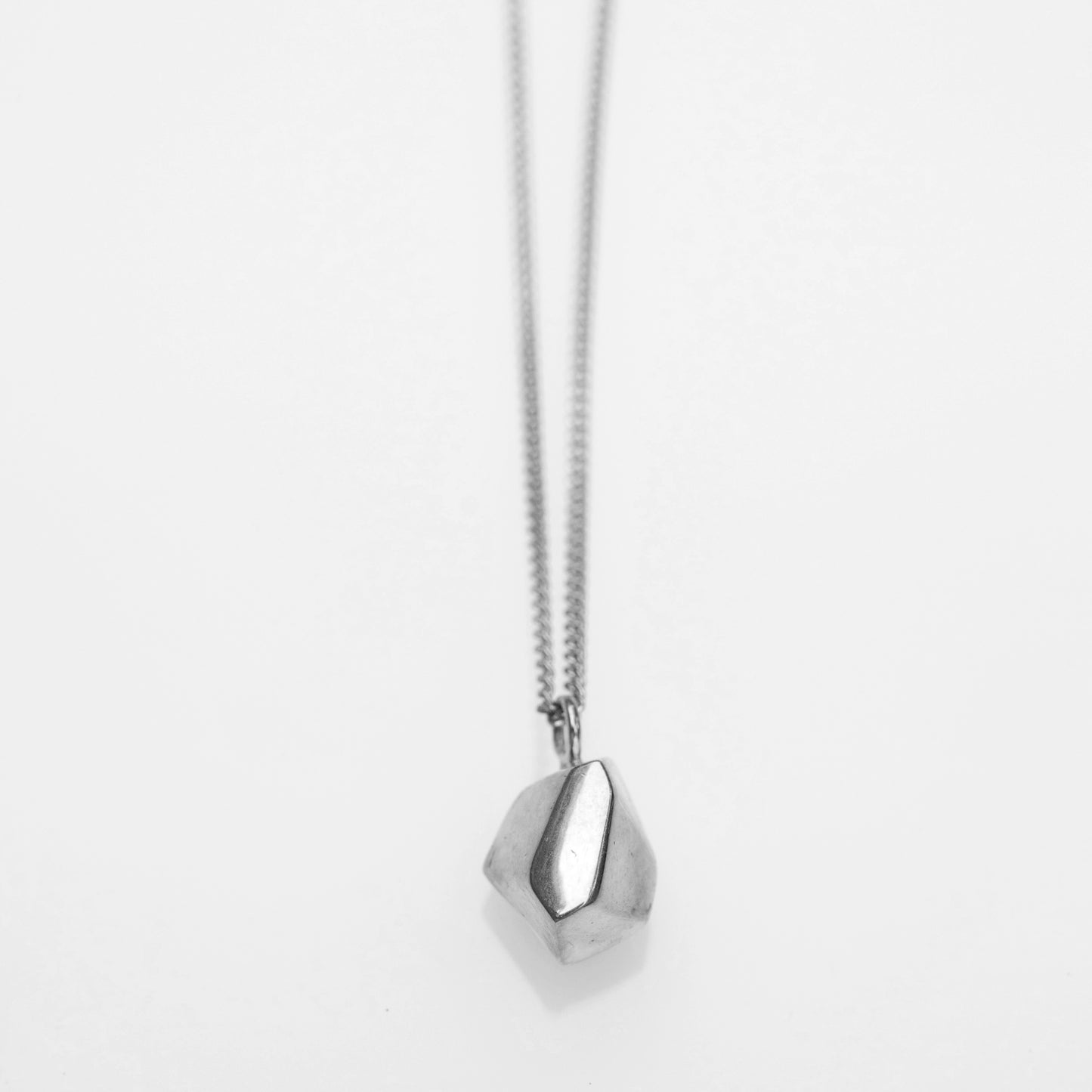 Talhe Pendant