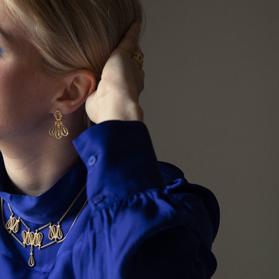 Afecto Medium Earring (single earring)